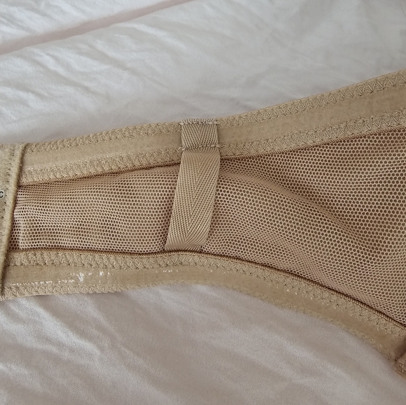 Le Mystere NWOT Strapless Bra - Picture 5 of 6